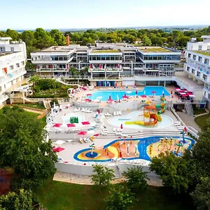 Hotel Delfin Plava Laguna, Mugeba